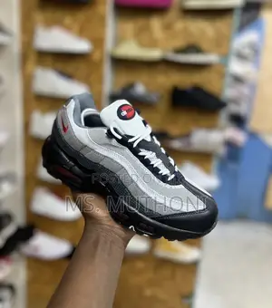 Nike Air Max 95 in the Black/Anthracite Size 39-45