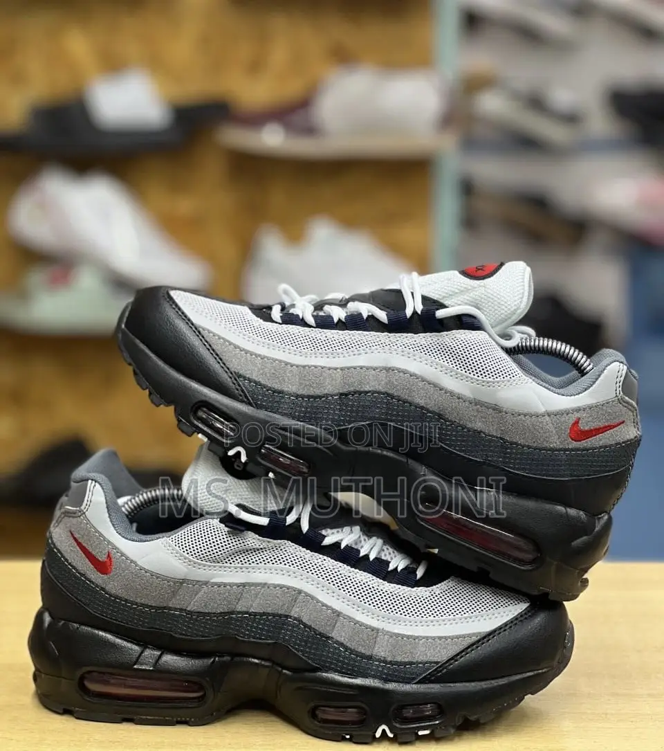 Nike Air Max 95 in the Black/Anthracite Size 39-45