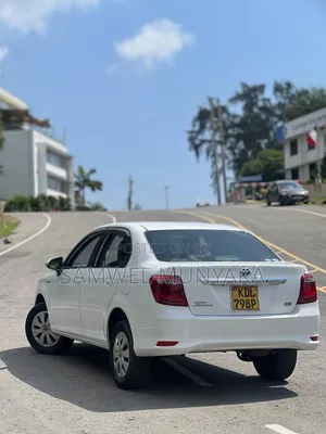 Toyota Axio 1.5 Hybrid 2WD 2016 Pearl