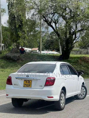 Toyota Axio 1.5 Hybrid 2WD 2016 Pearl