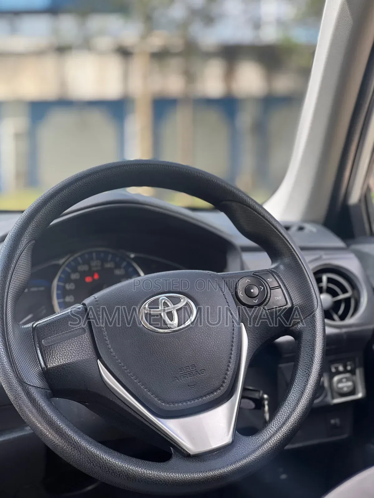 Toyota Axio 1.5 Hybrid 2WD 2016 Pearl