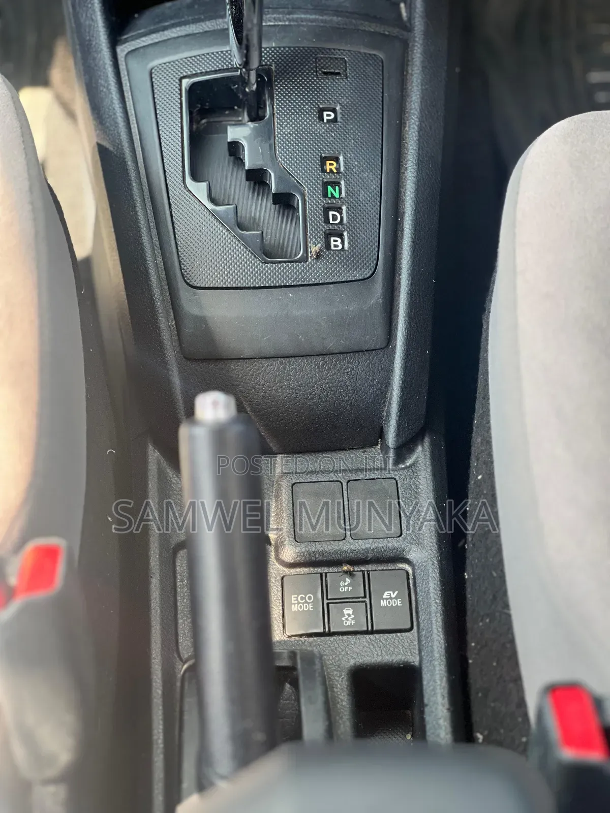Toyota Axio 1.5 Hybrid 2WD 2016 Pearl
