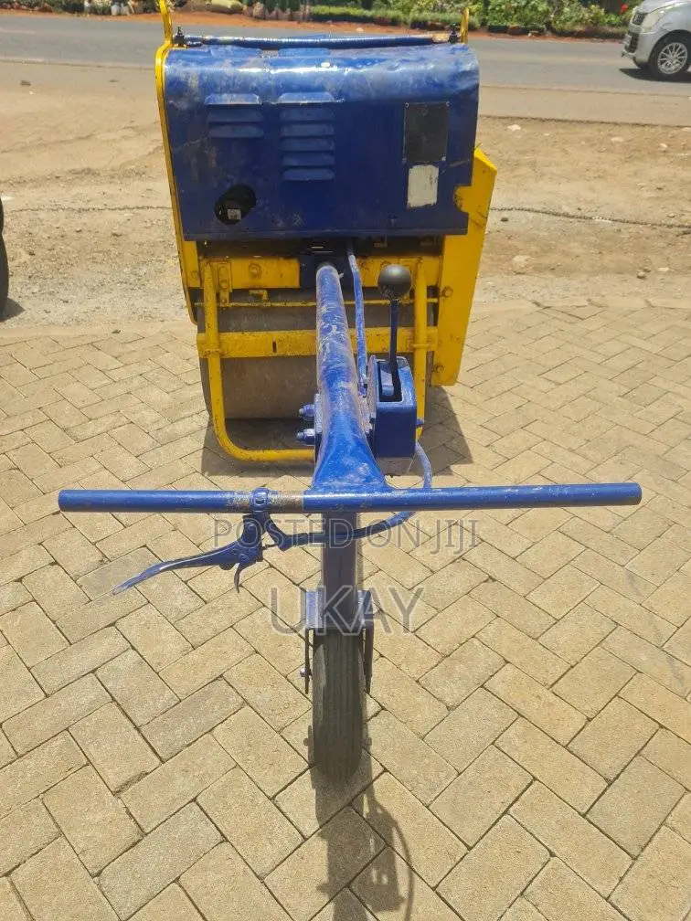 Single-Drum Pedestrian Roller.