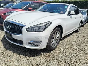 Nissan Fuga 2018 White