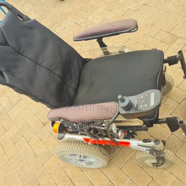 B500 Electric Wheelchair. - thumbnail 3
