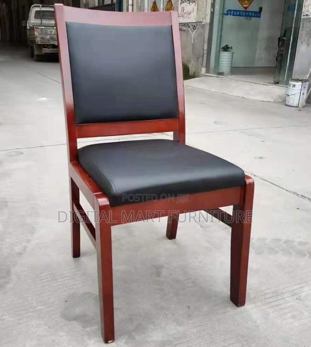 Black Corporate Leather Chair - thumbnail 3