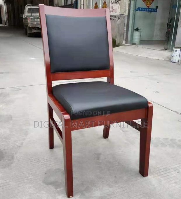 Black Corporate Leather Chair - thumbnail 4