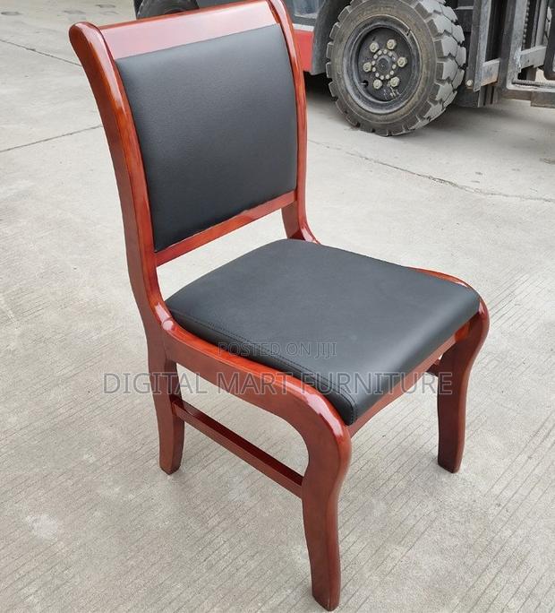 Black Corporate Leather Chair - thumbnail 5