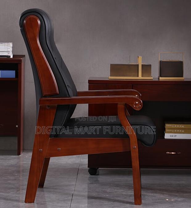 Black Corporate Leather Chair - thumbnail 7