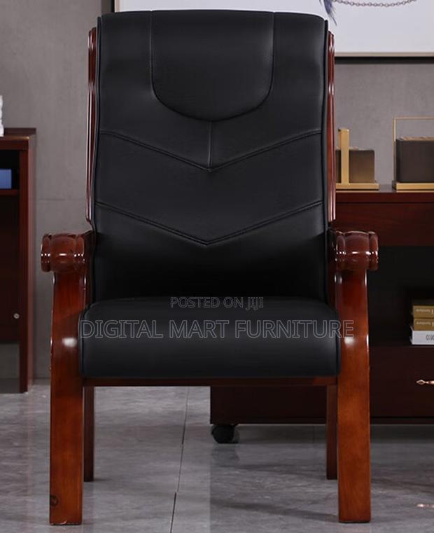 Black Corporate Leather Chair - thumbnail 9