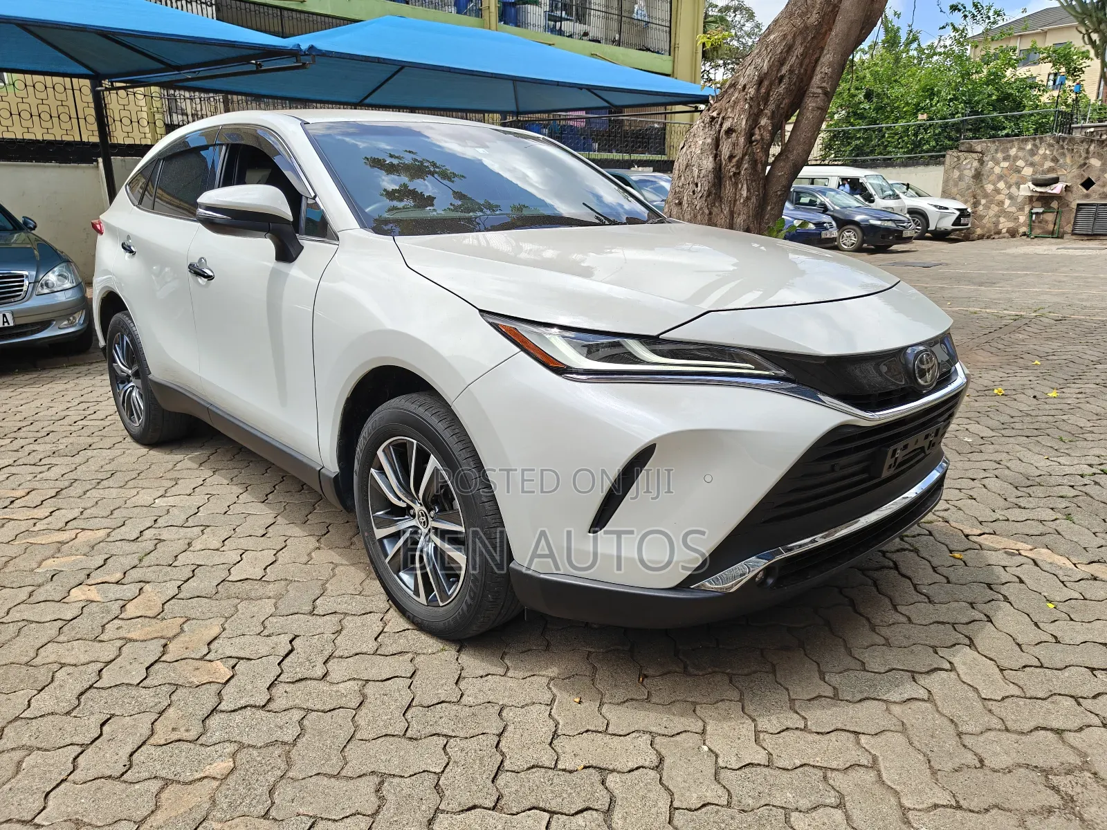Toyota Harrier 2.0 2020 White