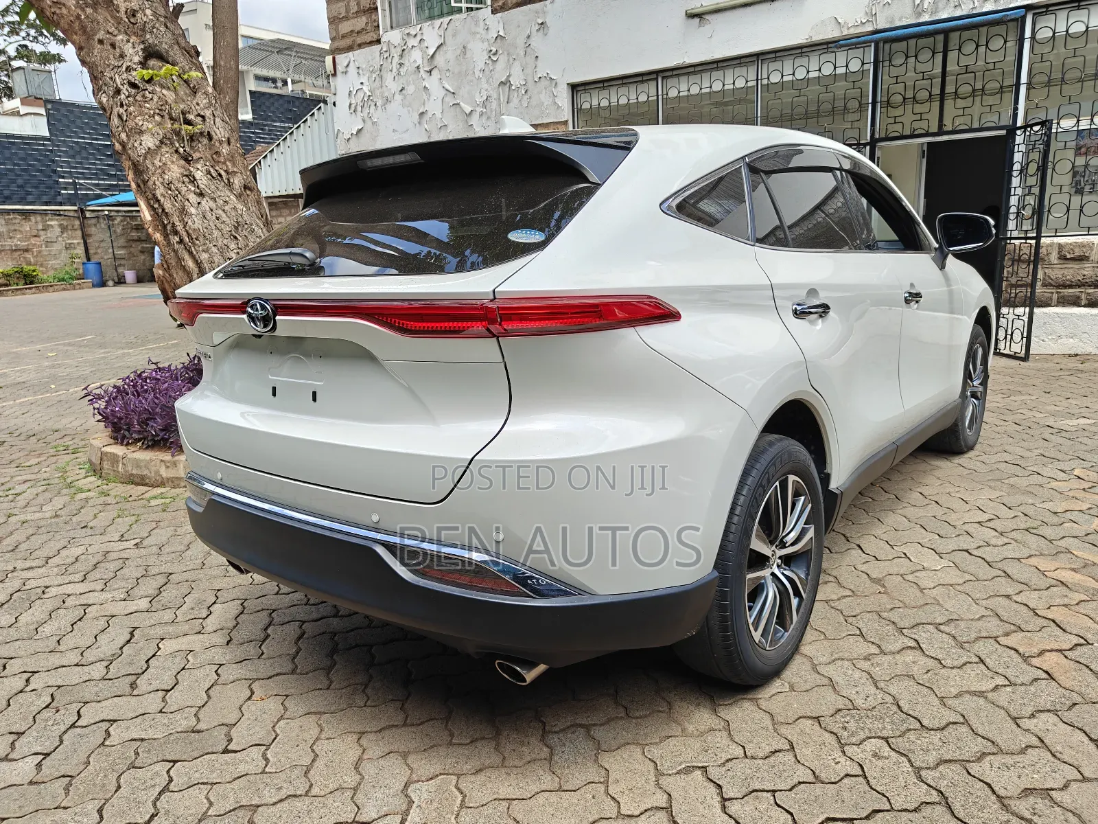 Toyota Harrier 2.0 2020 White