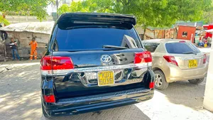 Toyota Land Cruiser 4.6 V8 ZX 2013 Black