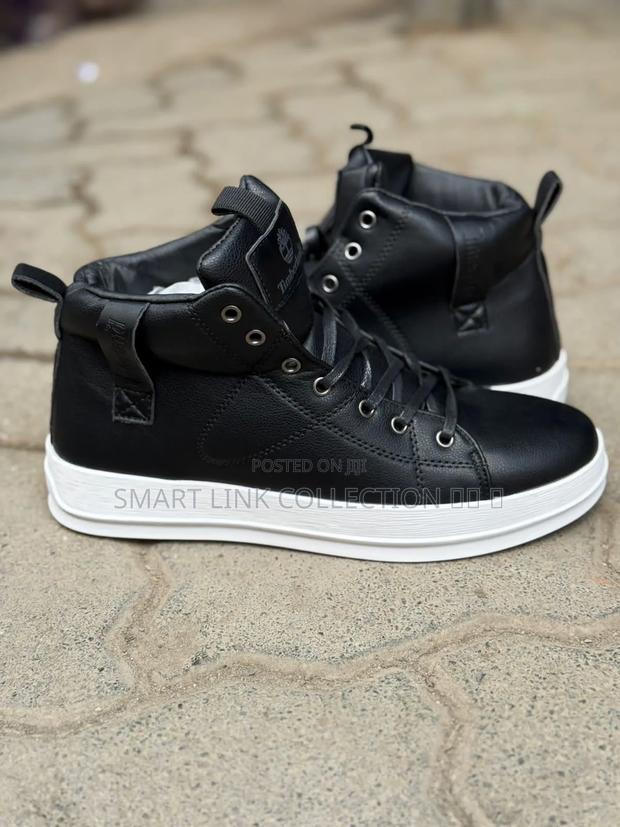 Timberland Casual High Top.