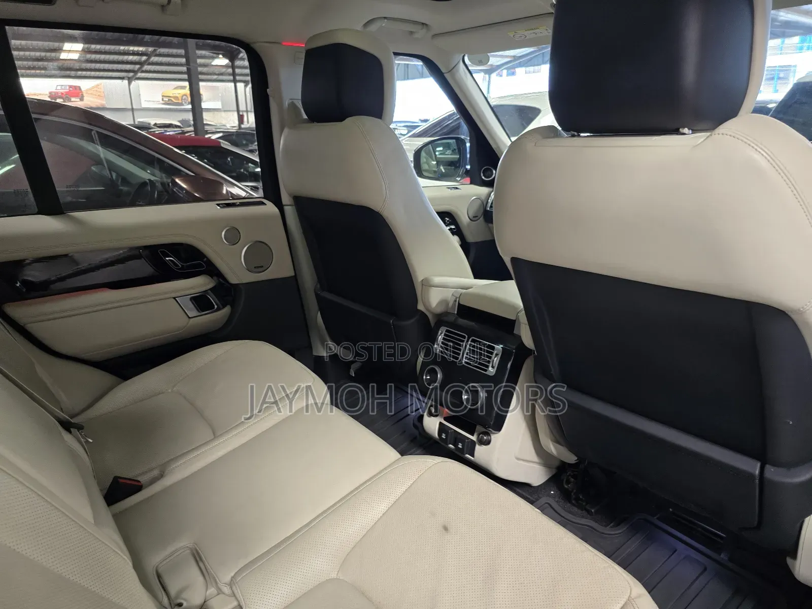 Land Rover Range Rover Vogue 2020 Gold