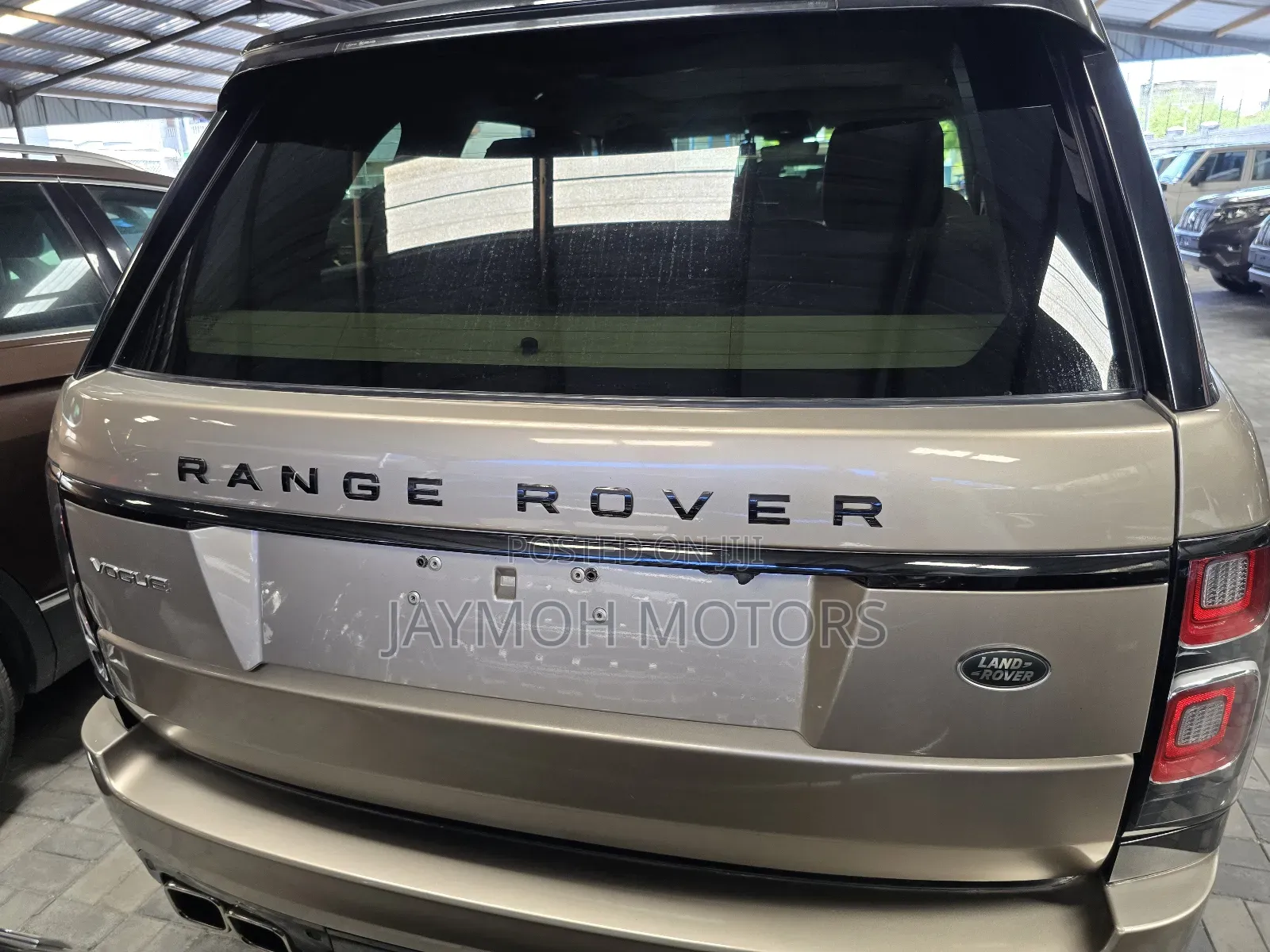 Land Rover Range Rover Vogue 2020 Gold