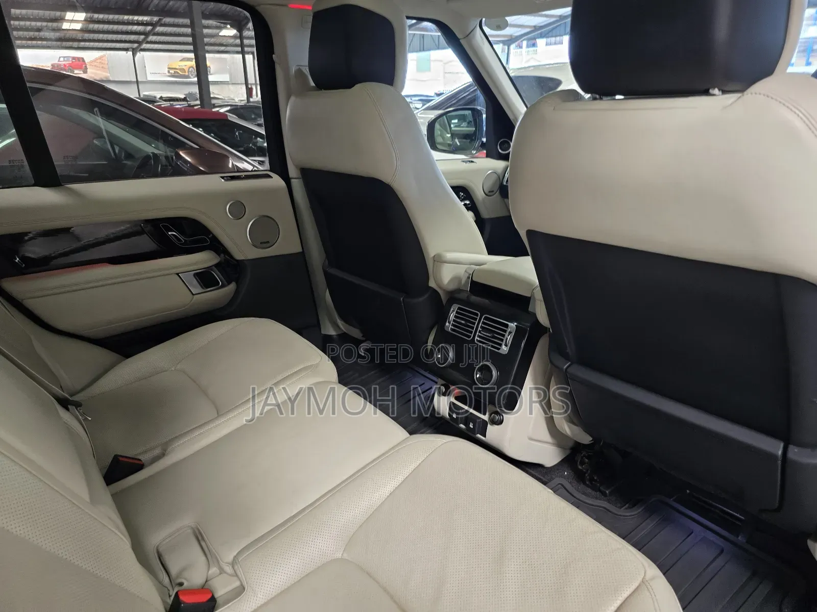 Land Rover Range Rover Vogue 2020 Gold