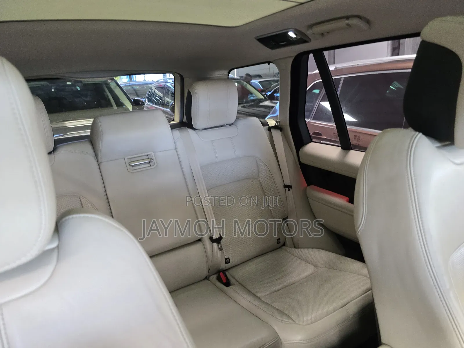 Land Rover Range Rover Vogue 2020 Gold