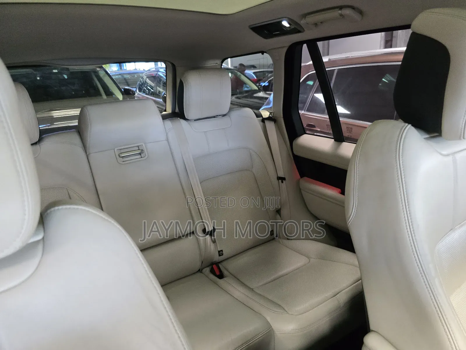 Land Rover Range Rover Vogue 2020 Gold