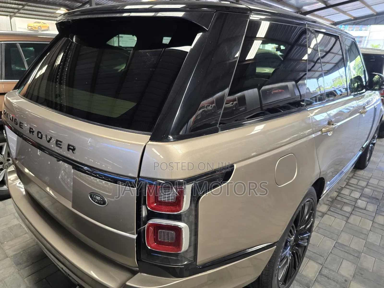 Land Rover Range Rover Vogue 2020 Gold