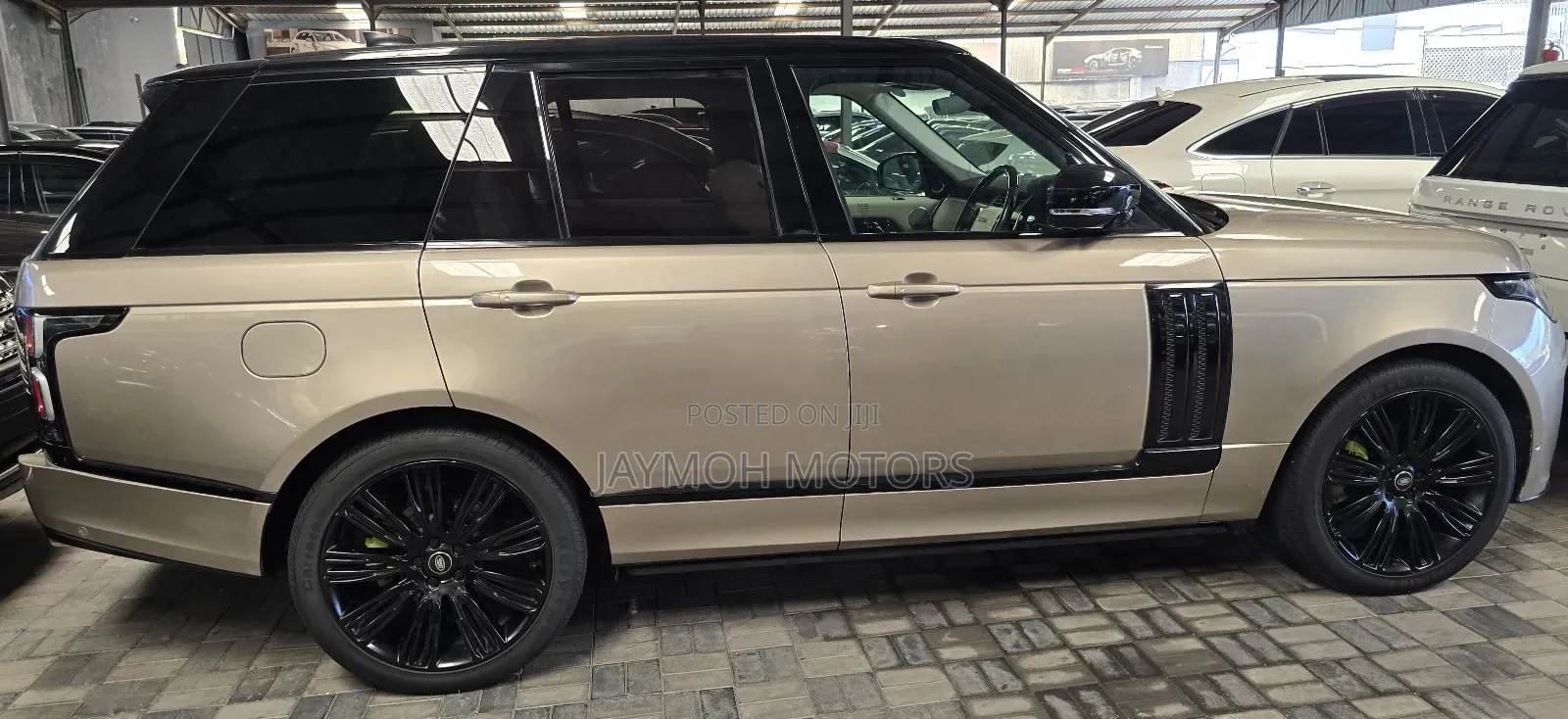 Land Rover Range Rover Vogue 2020 Gold