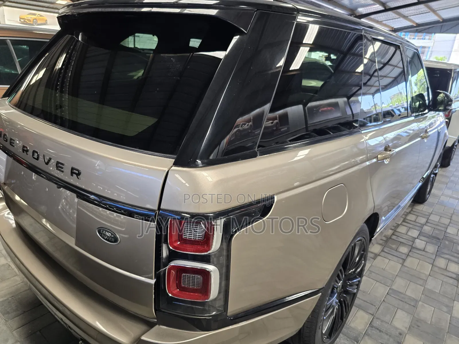 Land Rover Range Rover Vogue 2020 Gold