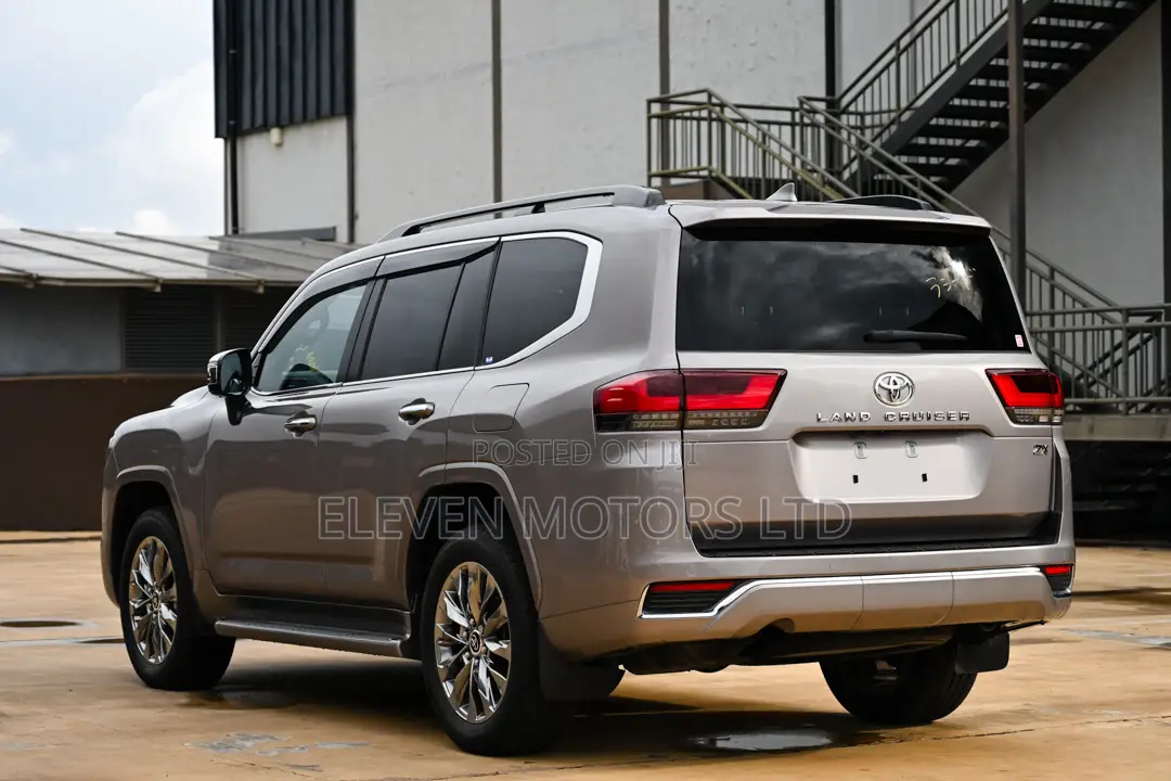 Toyota Land Cruiser 2022 Brown