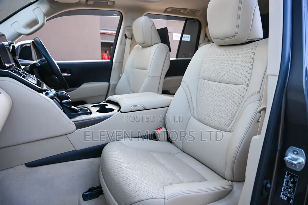 Toyota Land Cruiser 2023 Gray