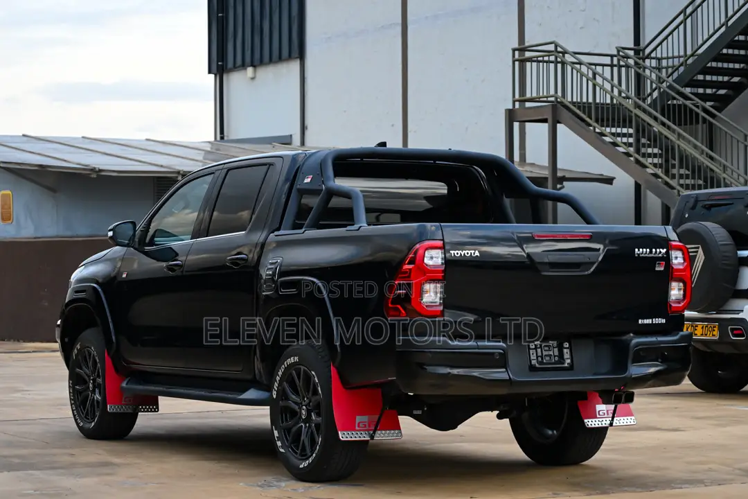 Toyota Hilux 2022 Black