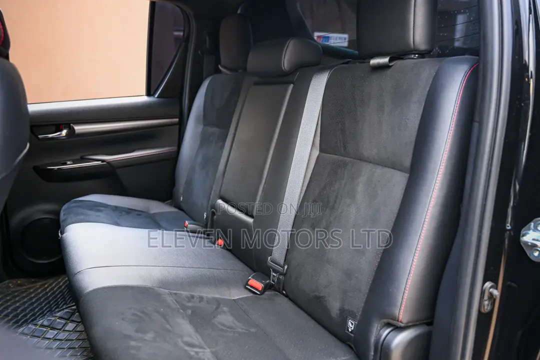 Toyota Hilux 2022 Black
