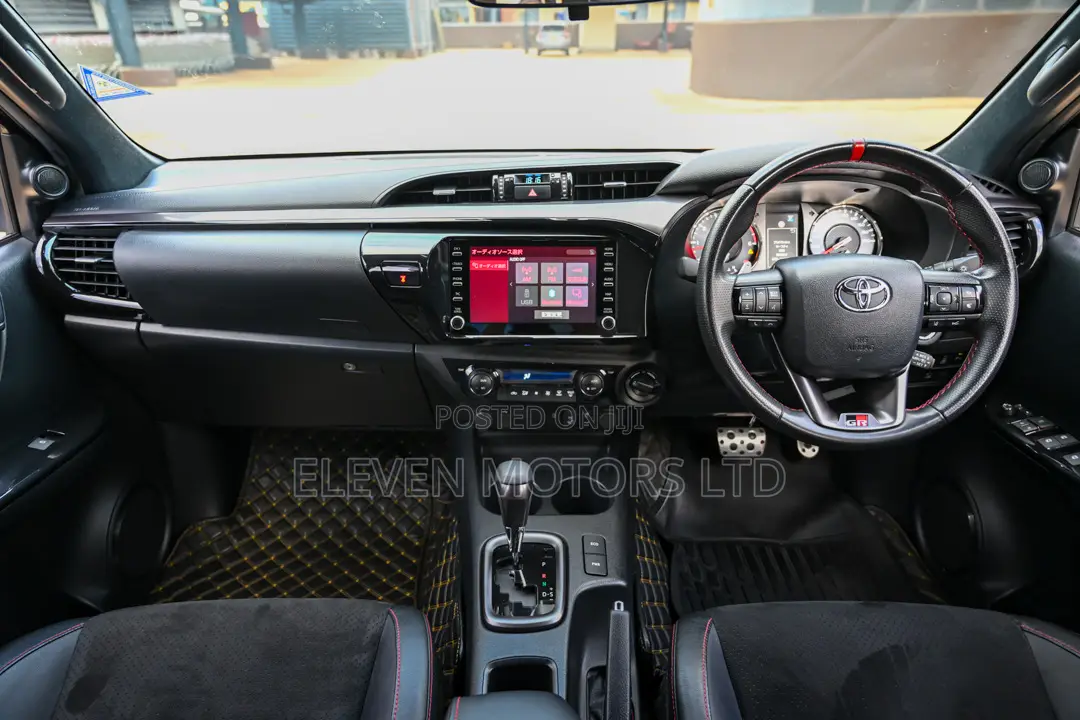 Toyota Hilux 2022 Black