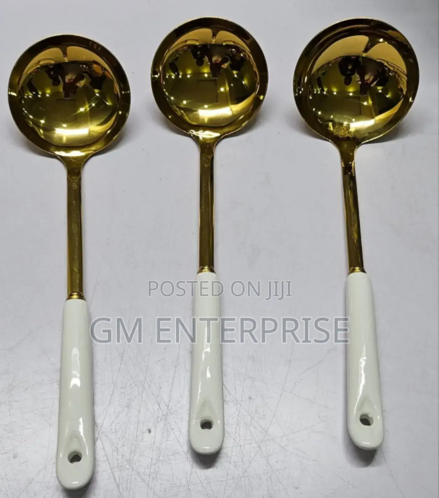 Single High Quality Golden Serving Spoon