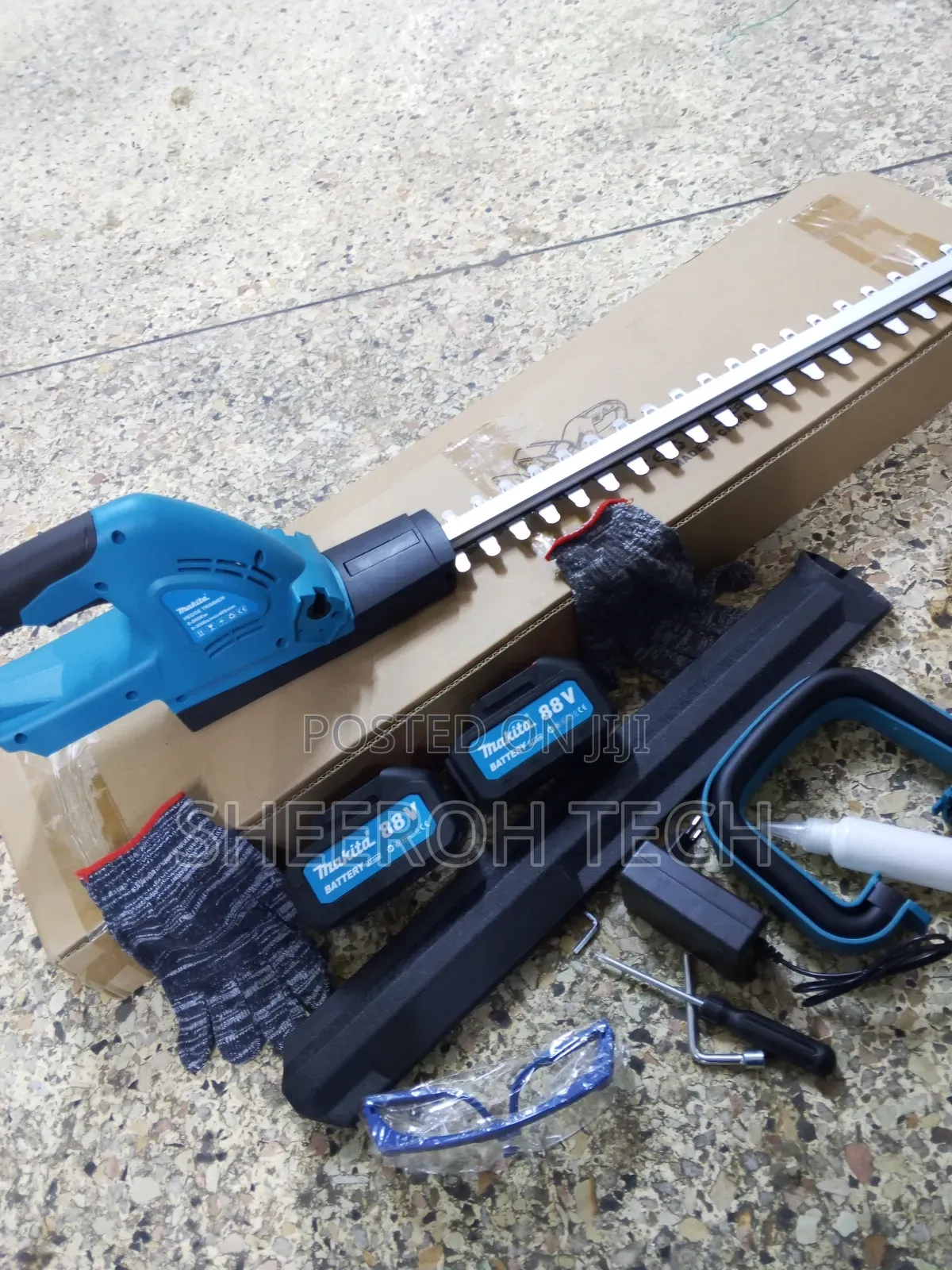 Makita Hedge Trimmer/Cordless Hedge Trimmer