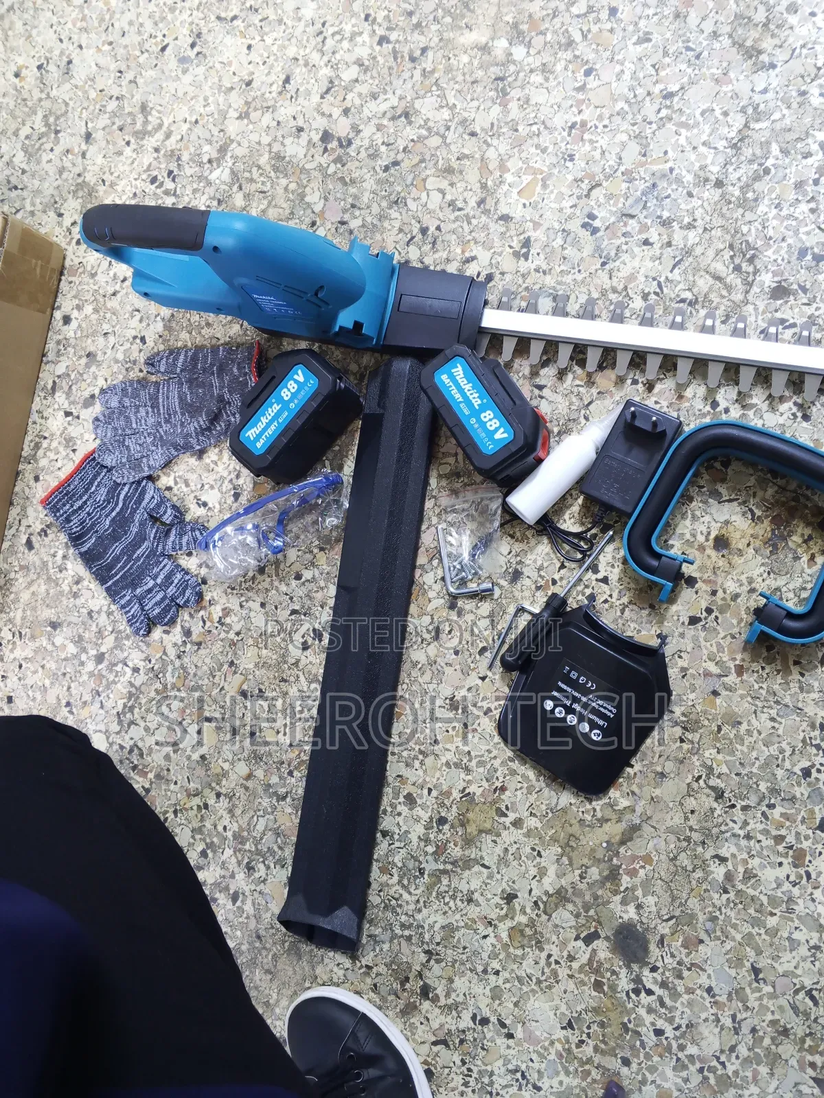 Makita Cordless Hedge Trimmer 88v