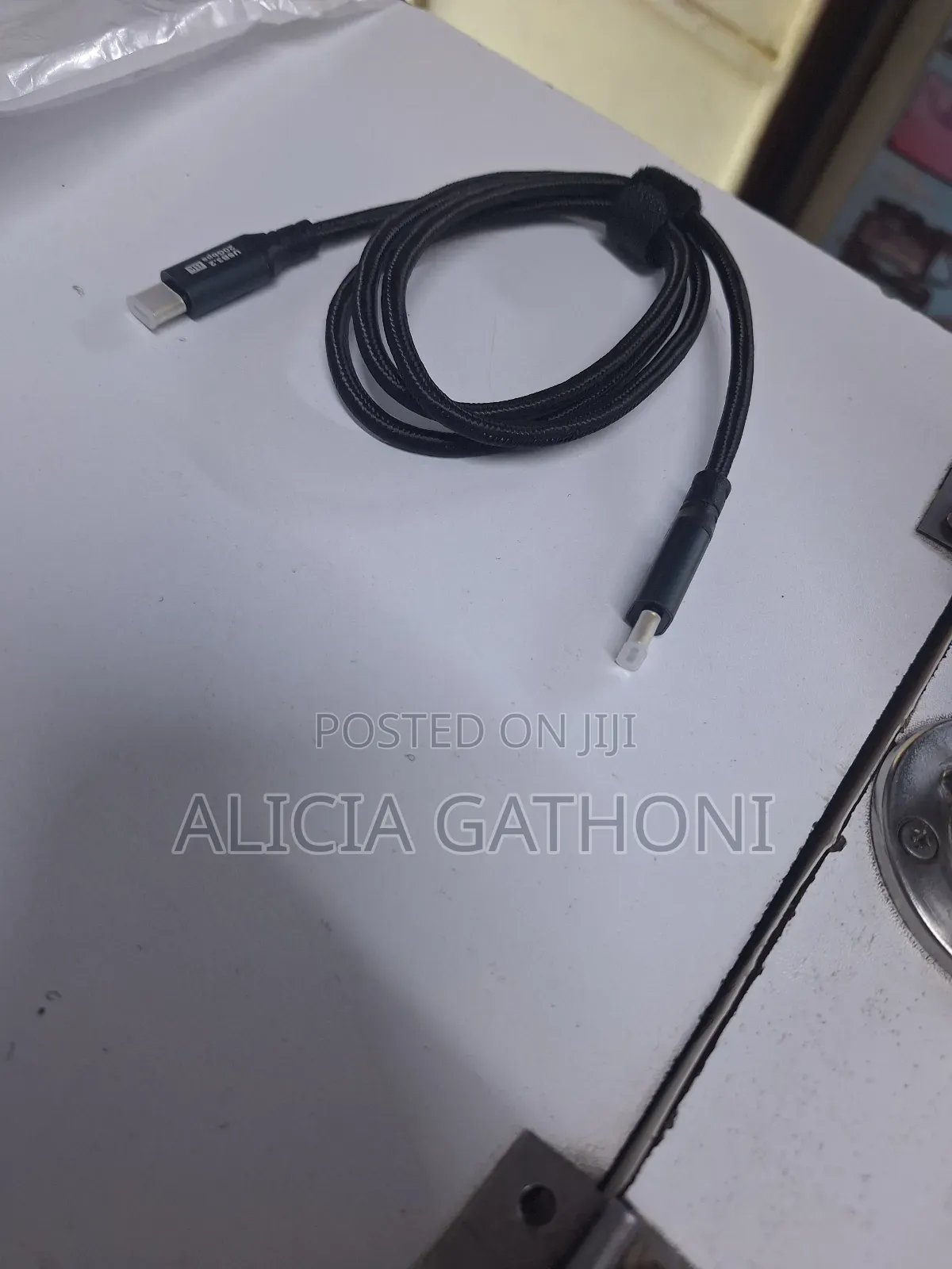 Type C to C Cable.The Cable Is 1mtr.It Is for Display and Charging