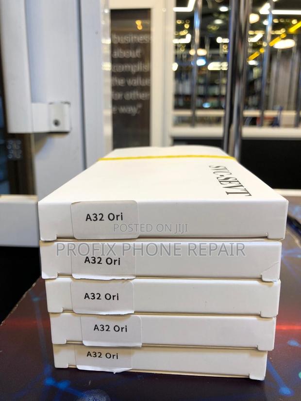 Original Samsung A32 Broken Screen Replacement And Installation - main view