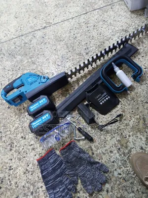 Cordless Hedge Trimmer Makita