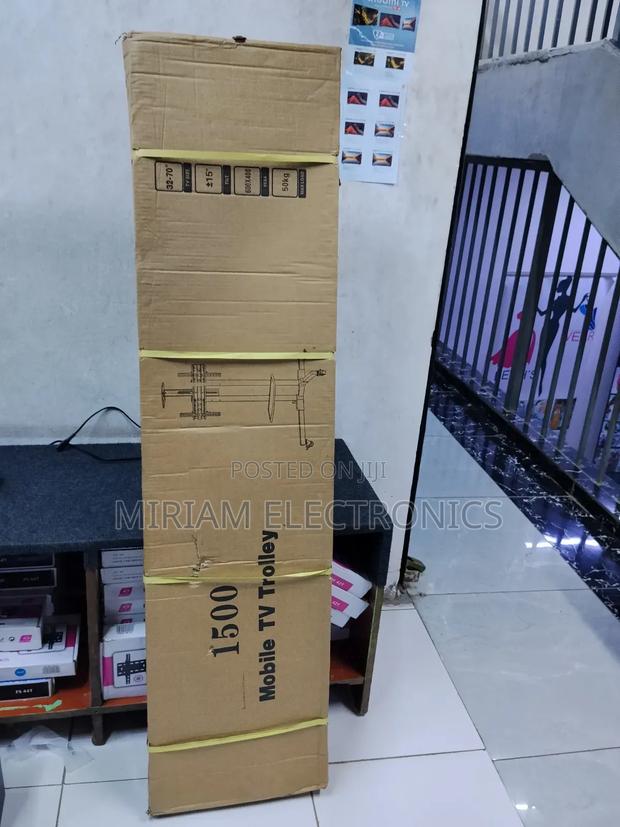 Movable Tv Stand 32" to 70" - thumbnail 2
