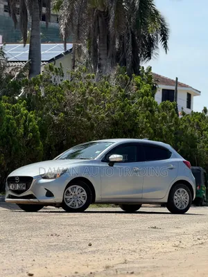 Mazda Demio 2018 Silver
