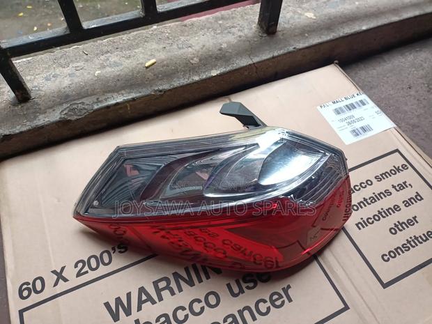 Honda Fit Shuttle 2015 Taillight - main view