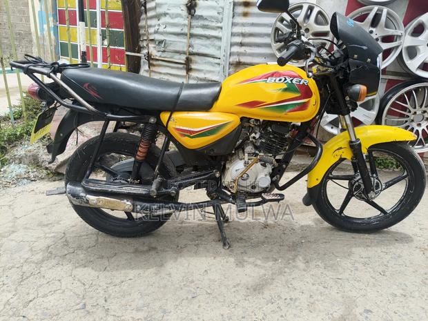 Bajaj Boxer 125 2024 Yellow - main view