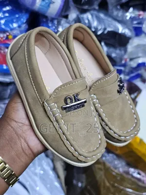 Kid's Loafers
Size: 21,22,23,24,25,26,27,28,29,31,32,34,35
Shades: