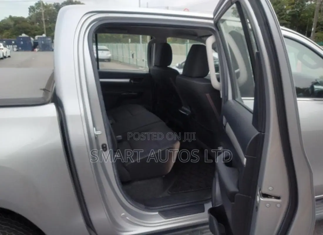Toyota Hilux Revo Double Cab Deisel 2.4 AWD 2019 Silver