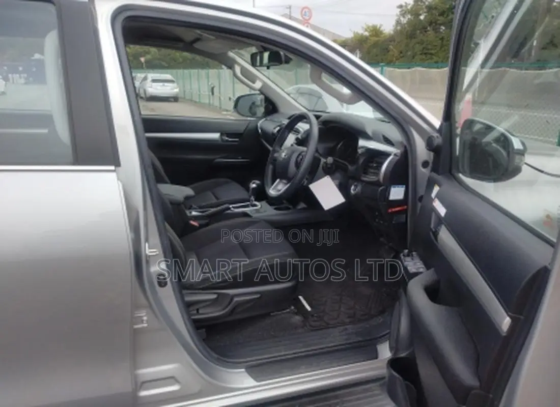 Toyota Hilux Revo Double Cab Deisel 2.4 AWD 2019 Silver