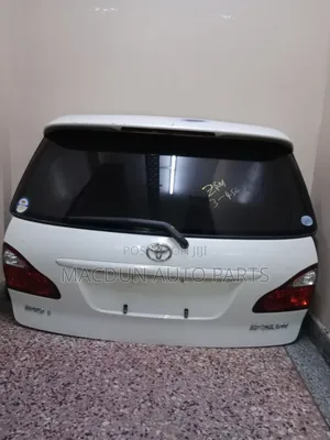 Toyota Ipsum Boot / Tailgate