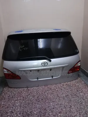 Toyota Ipsum Boot / Tailgate