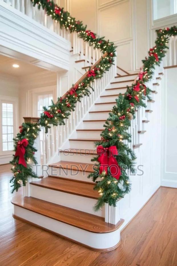 Prelit Christmas Garland - main view