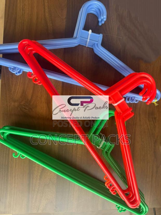 120pcs Bright Coloured Strong Palstic Hangers