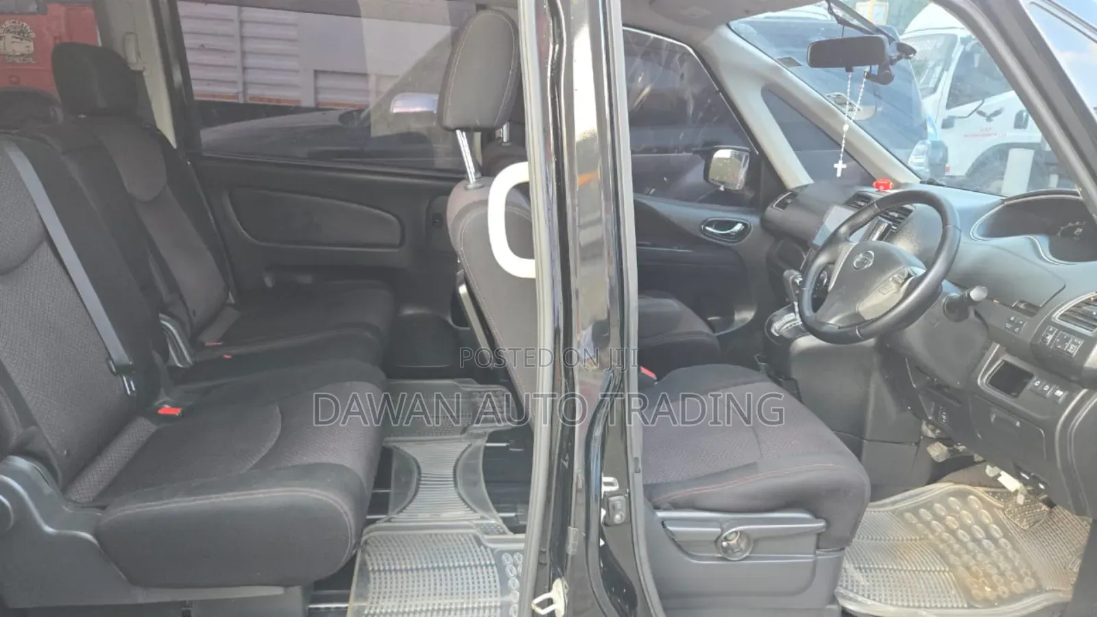 Nissan Serena 2015 Black