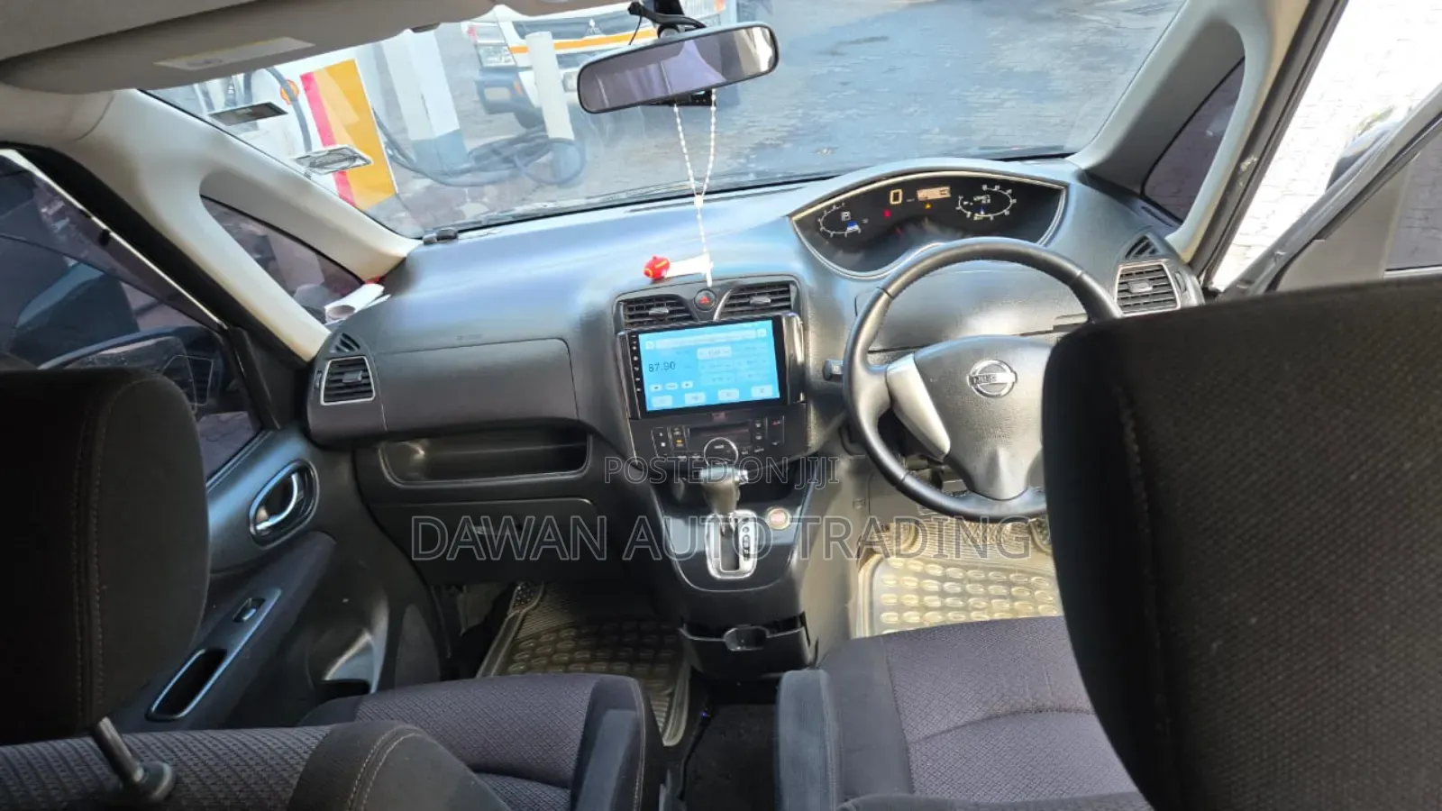 Nissan Serena 2015 Black